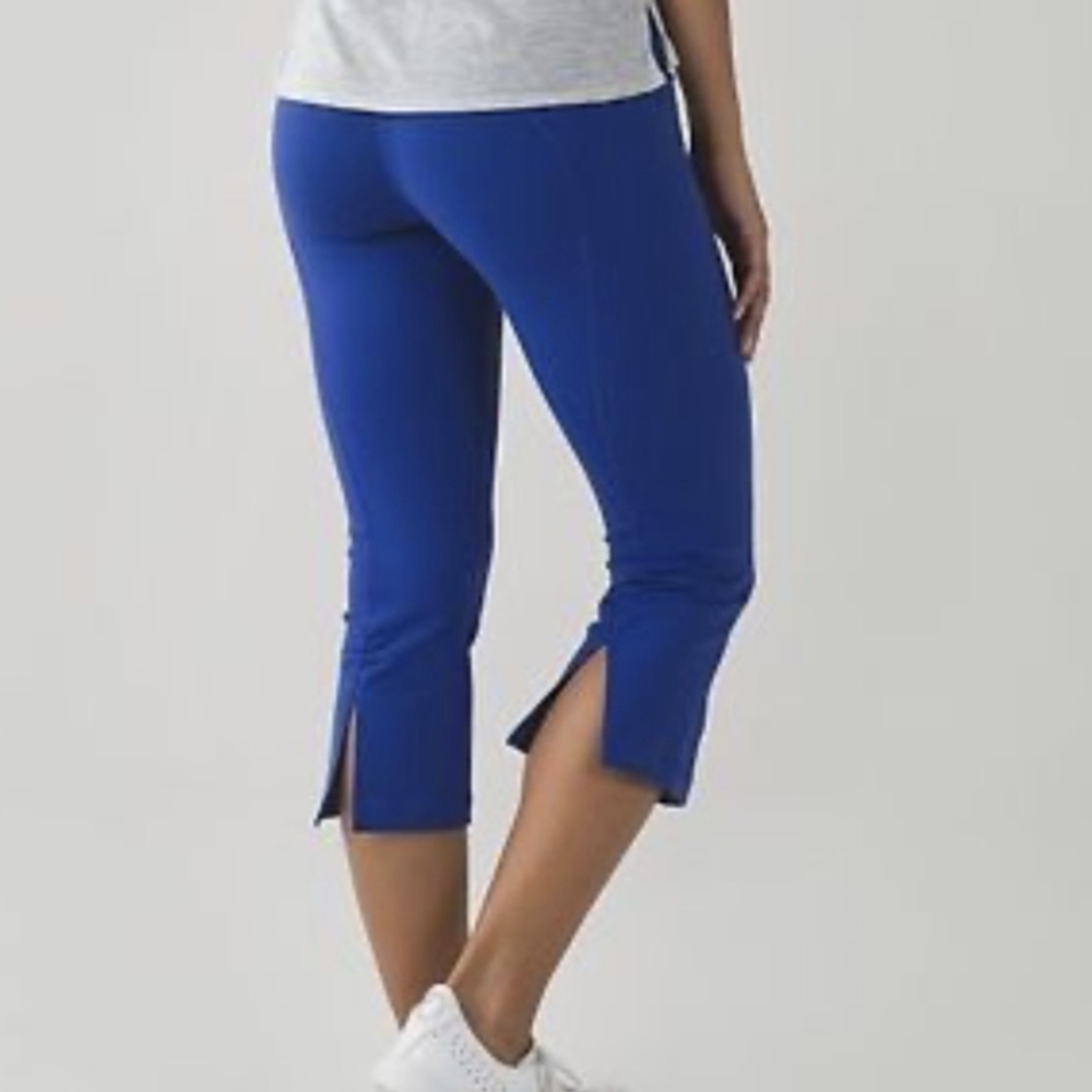 Lululemon Gather & Crow Crop royal blue